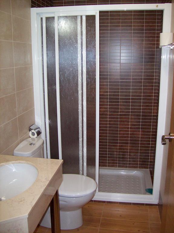 Hostal Muralla Plasencia Oda fotoğraf
