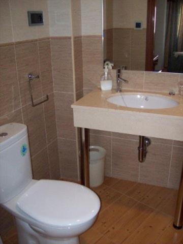Hostal Muralla Plasencia Oda fotoğraf