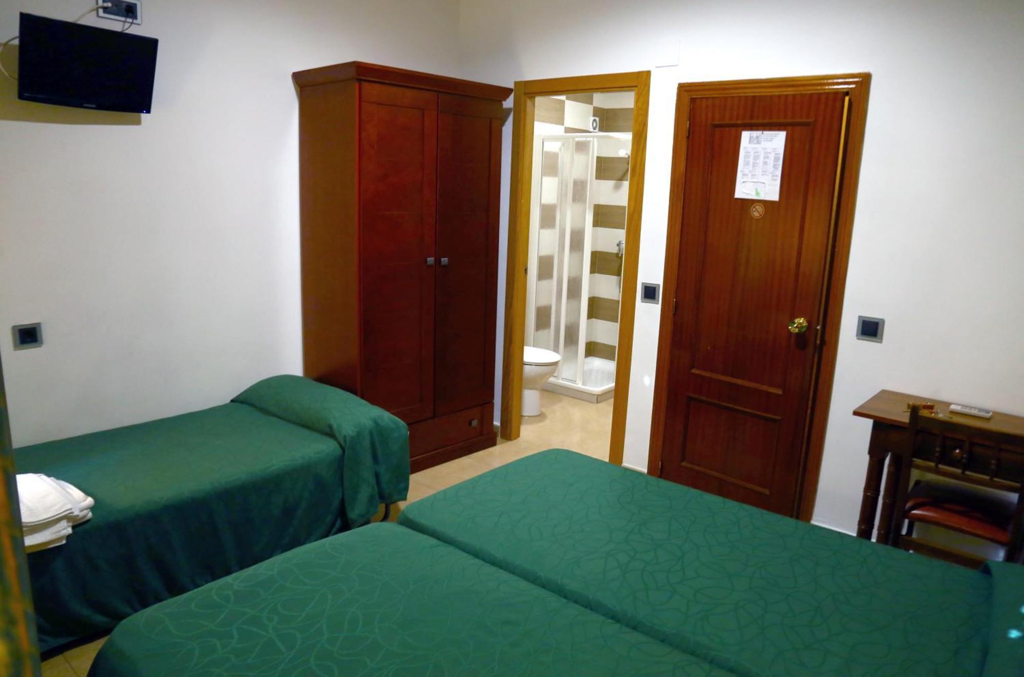 Hostal Muralla Plasencia Dış mekan fotoğraf