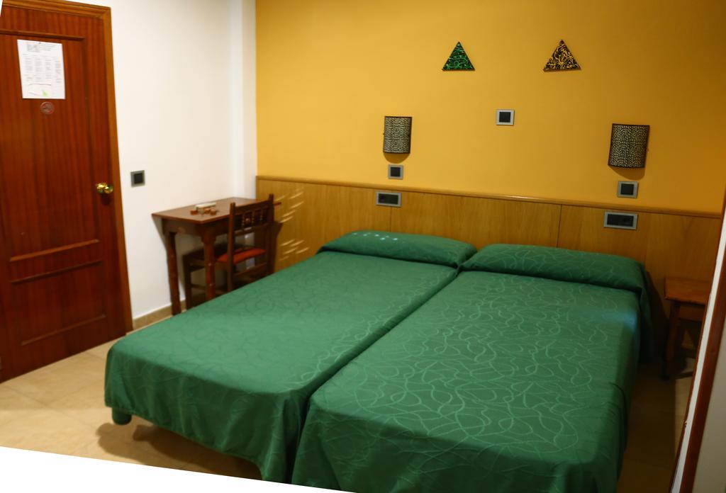 Hostal Muralla Plasencia Dış mekan fotoğraf