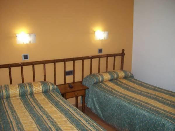 Hostal Muralla Plasencia Dış mekan fotoğraf