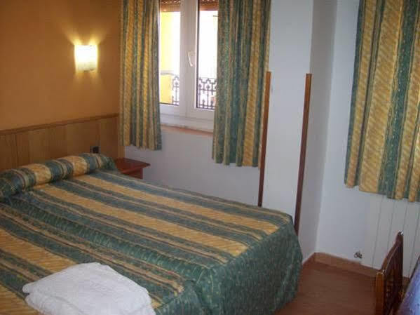 Hostal Muralla Plasencia Dış mekan fotoğraf